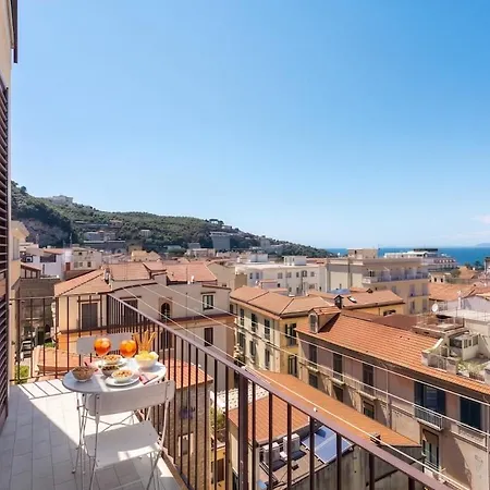 Апартаменти Skyline 3br Seaview Terrace