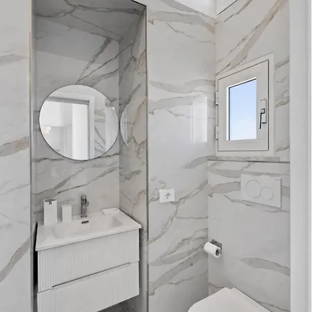 Skyline 3br Seaview Terrace Апартаменти